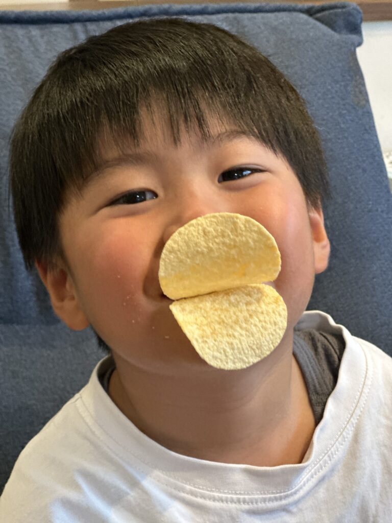 いろんな面でまだまだ改善が必要な事は多くあると思いますが、働きやすい環境づくりって本当に大事です!皆さんが笑顔で働ける職場にするためにも、今後も補助金や助成金を活用してどんどん働きやすい環境になるように環境改善していきたいと思います!