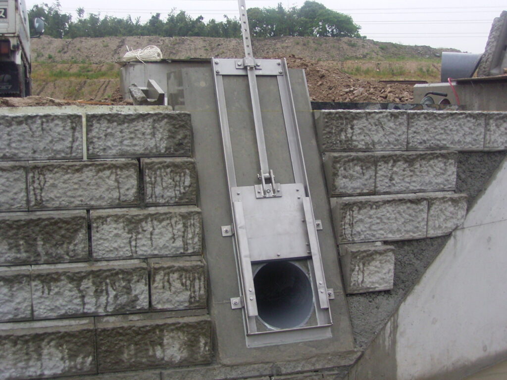 簡易ゲート据付完了
正面から撮影(全開)